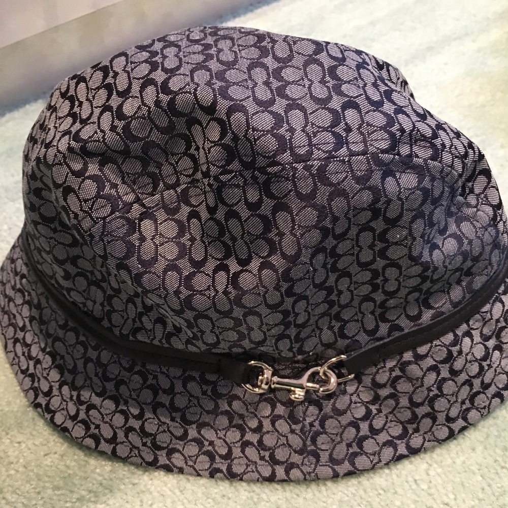 Navy blue coach bucket hat